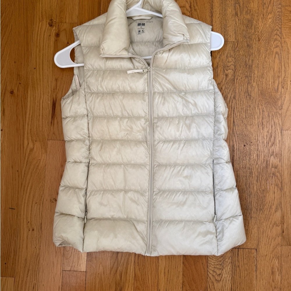 Uniqlo Women's Light Beige Puffer Vest